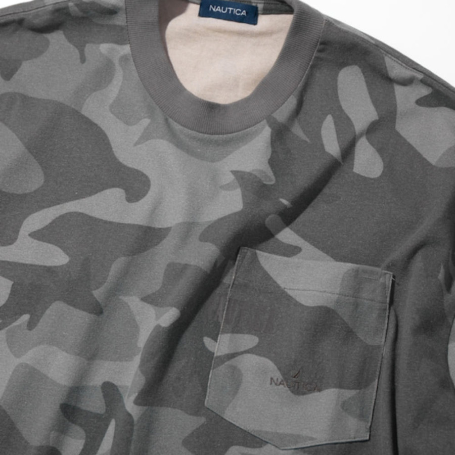 프릭스스토어 노티카 빅 실루엣 히든 로고 카모플라 무늬 크루넥 포켓 티셔츠 2컬러 1026207500200