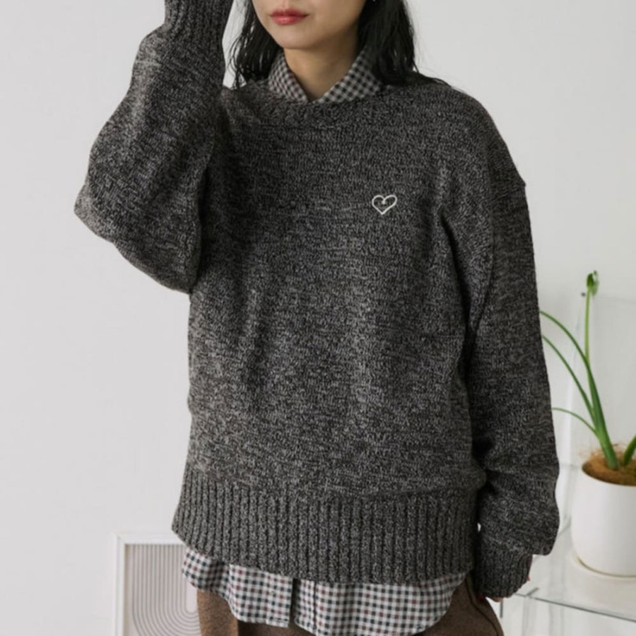 프릭스스토어 원포인트 하트자수 폭스혼방 니트 풀오버 3컬러 1132248902860