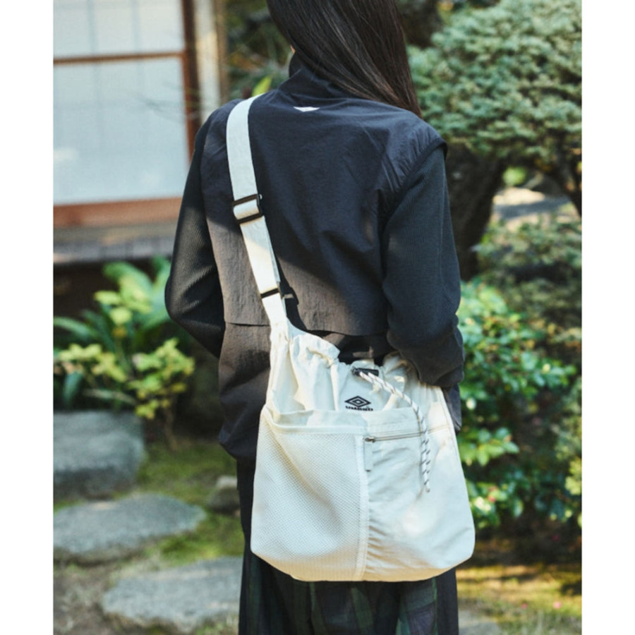 프릭스스토어 엄브로 별주 나일론 코드 부착 가방 3컬러 1162394400005