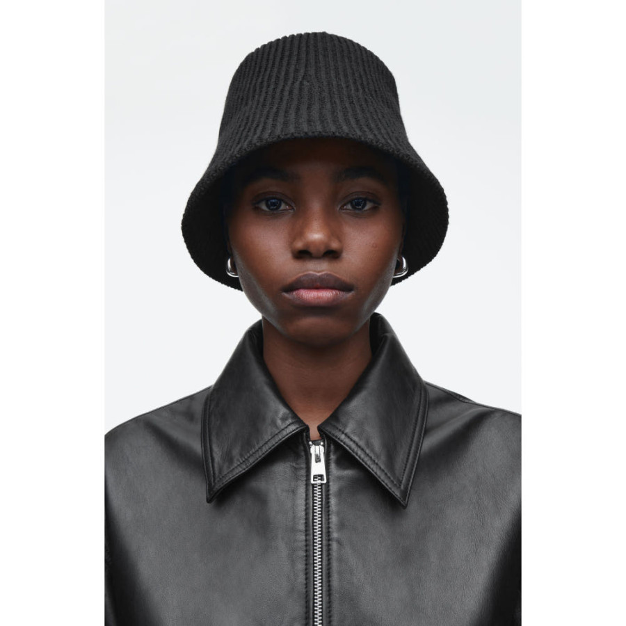 코스 COS 리브 뜨개질 울 블렌드 버킷햇 블랙 1277130001